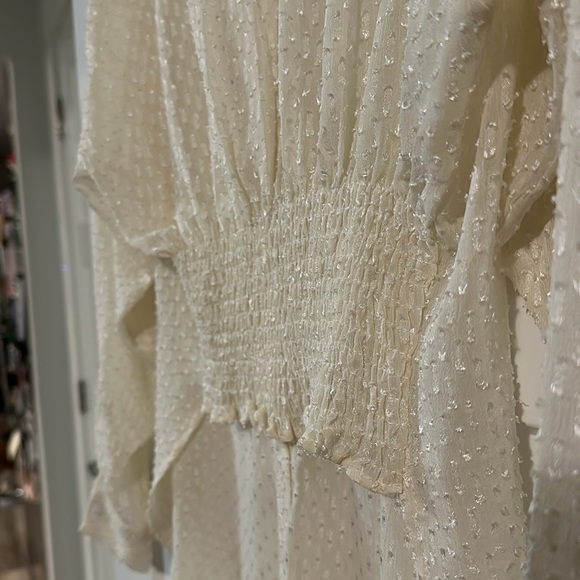 BISHOP + YOUNG | Off White Sheer Textured Blouse Low High - Picture 6 of 8